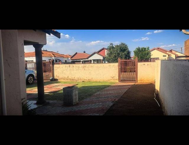 3 BEDROOM HOUSE FOR SALE IN SOSHANGUVE VV